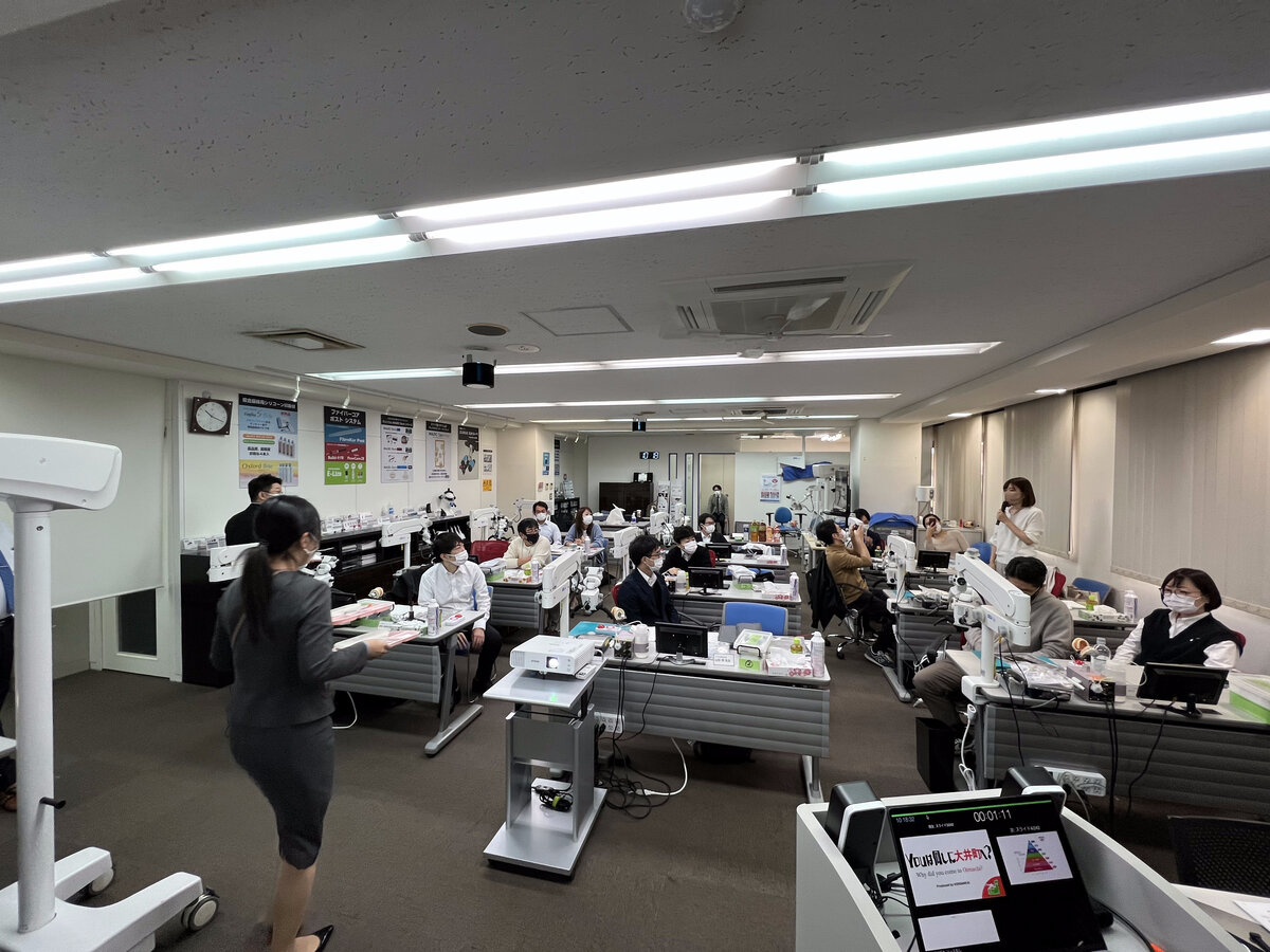 セミナールーム全景